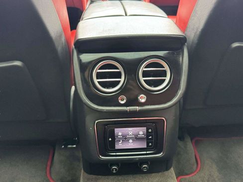 Used 2018 Bentley Bentayga AWD/4WD image 57