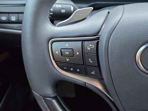 Used 2022 Lexus ES 350 Ultra Luxury w/ Accessory Package 2 image 30