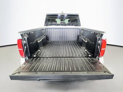 Used 2025 Toyota Tacoma SR5 AWD/4WD image 29