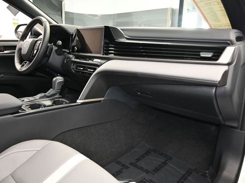 Used 2026 Toyota Camry SE w/ Convenience Package image 52