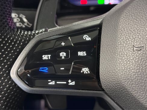 Used 2022 Volkswagen Golf R AWD/4WD image 24