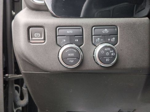 Used 2024 GMC Sierra 1500 Elevation w/ LPO, Elevation Black Package AWD/4WD image 23