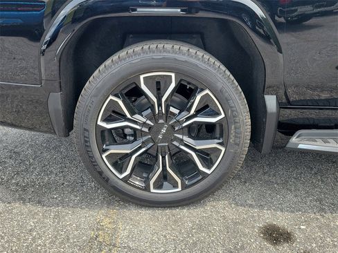 New 2025 GMC Sierra EV Denali image 4