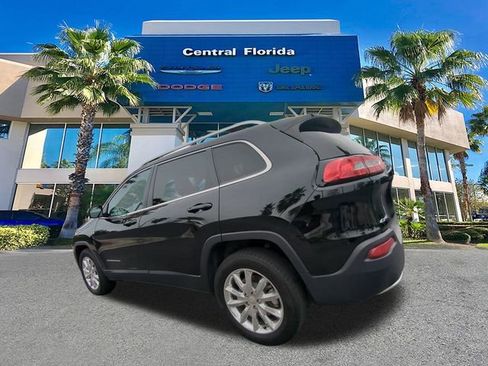 Used 2017 Jeep Cherokee Limited image 7