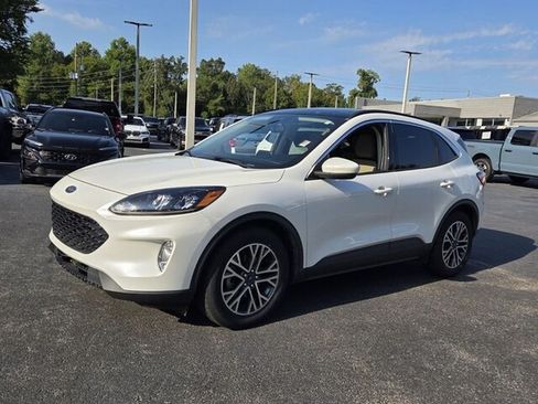 Used 2020 Ford Escape SEL FWD image 3