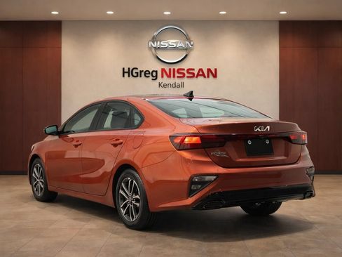 Used 2024 Kia Forte LXS FWD image 2