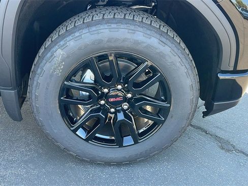New 2026 GMC Sierra 1500 Elevation image 9