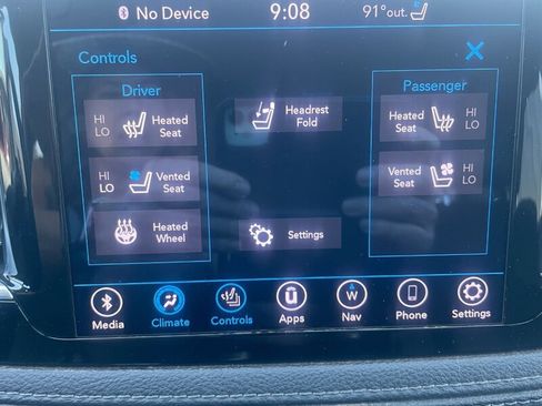 Used 2020 Chrysler Pacifica Limited FWD image 15