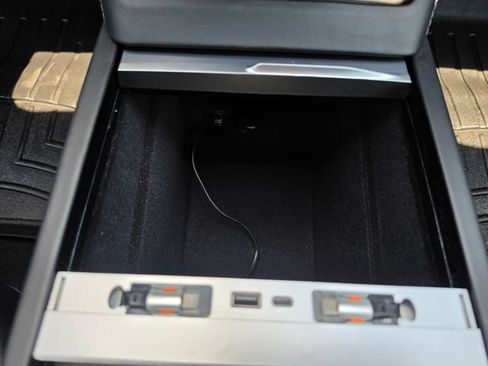Used 2025 Tesla Model 3 Long Range RWD image 36