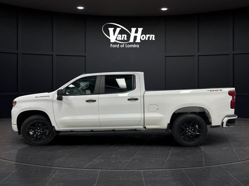 Used 2023 Chevrolet Silverado 1500 Custom AWD/4WD image 4