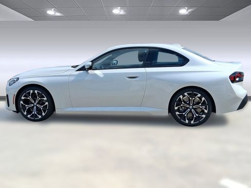 Used 2025 BMW 230i Coupe w/ Premium Package image 2