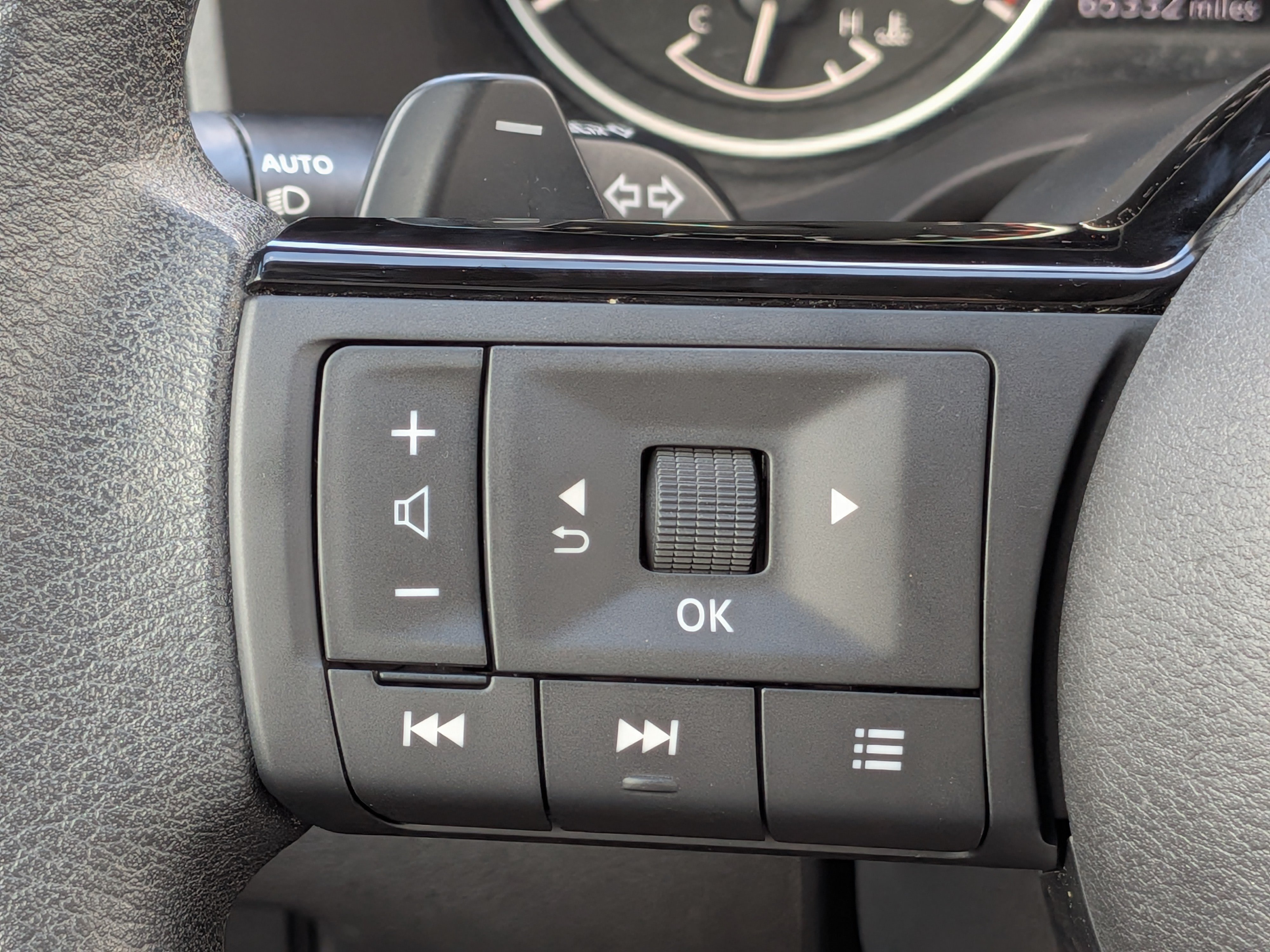 Used 2023 Nissan Rogue SV FWD image 24