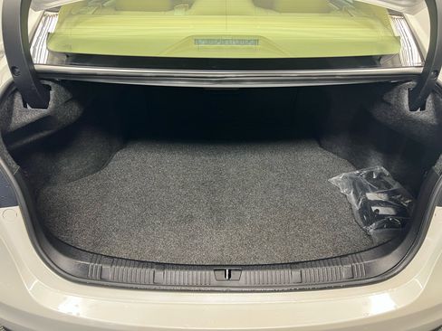 Used 2017 Toyota Avalon XLE Premium image 32