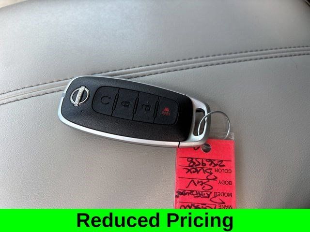 Used 2024 Nissan Pathfinder SV AWD/4WD image 46