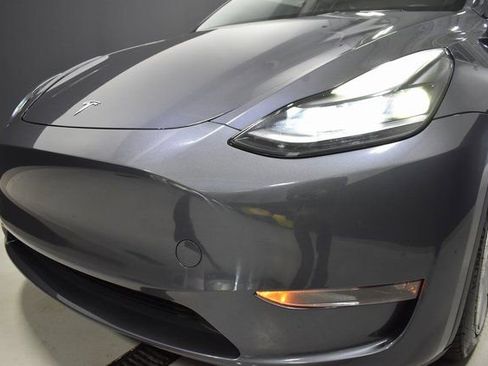 Used 2023 Tesla Model Y Long Range image 11