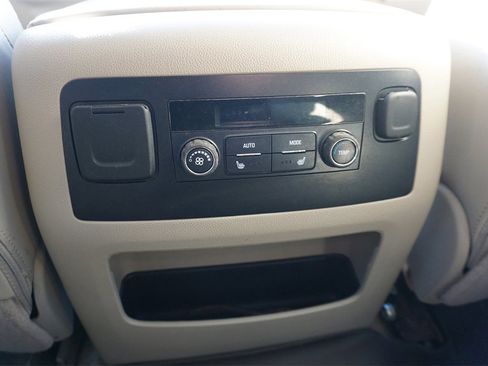 Used 2017 GMC Yukon XL Denali image 14