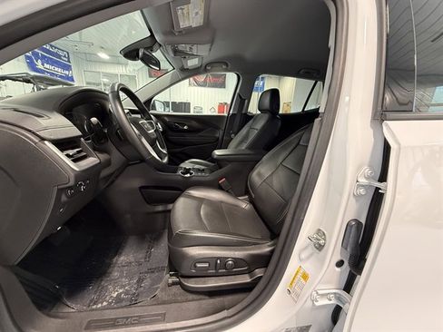 Used 2024 GMC Terrain SLT image 11