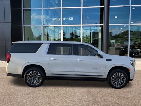 Used 2024 GMC Yukon XL Denali Ultimate image 4