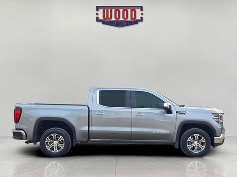 Used 2024 GMC Sierra 1500 SLT image 2
