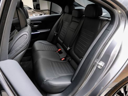 Used 2025 Mercedes-Benz C 300 4MATIC Sedan image 37