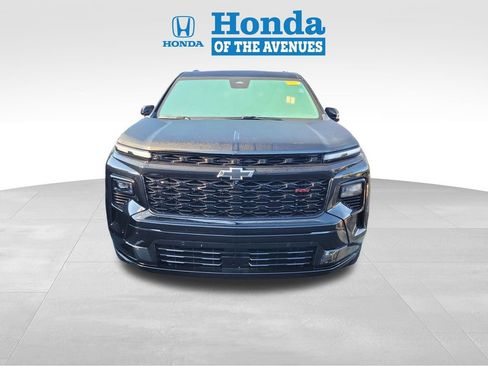 Used 2024 Chevrolet Traverse RS image 2