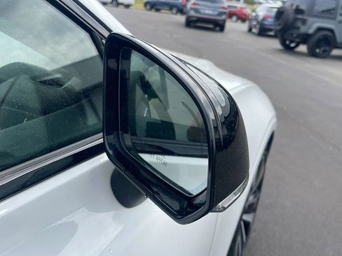 Used 2022 Volvo S60 B5 Momentum w/ Premium Package image 26