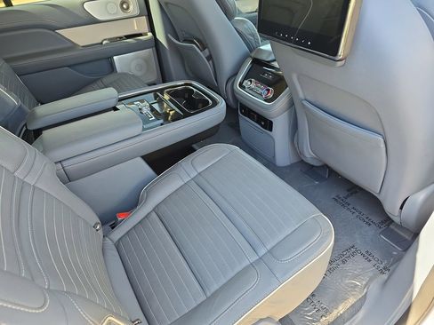Used 2021 Lincoln Navigator Black Label w/ Cargo Convenience Package AWD/4WD image 11