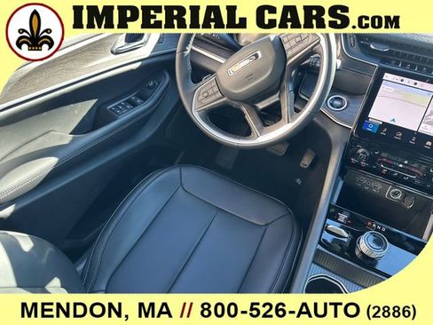 New 2025 Jeep Grand Cherokee Limited w/ Black Appearance Package AWD/4WD image 20