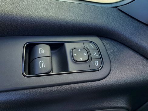 Used 2025 Mercedes-Benz Sprinter 2500 image 9