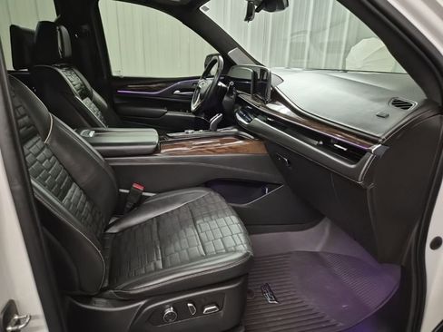 Used 2021 Cadillac Escalade Sport Platinum w/ Heavy-Duty Trailer Package image 28