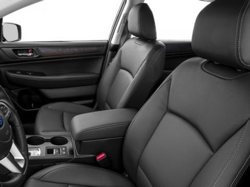 Used 2017 Subaru Outback 3.6R Limited image 12