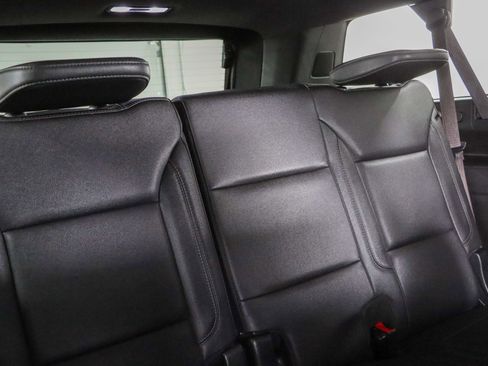 Used 2023 Chevrolet Suburban LT image 32