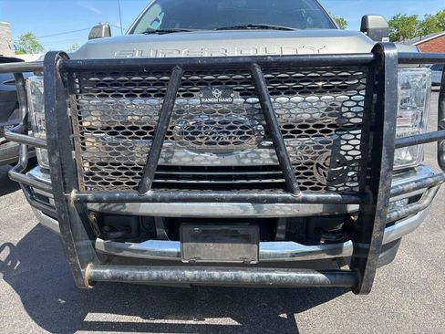 Used 2019 Ford F350 Lariat w/ Lariat Value Package AWD/4WD image 6