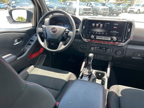 Certified 2025 Nissan Frontier PRO-4X AWD/4WD image 11