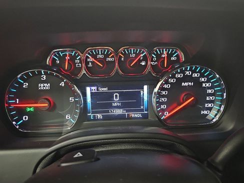 Used 2018 GMC Yukon XL SLT w/ Open Road Package AWD/4WD image 15