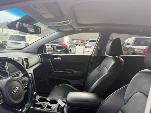 Used 2018 Kia Sportage SX image 17