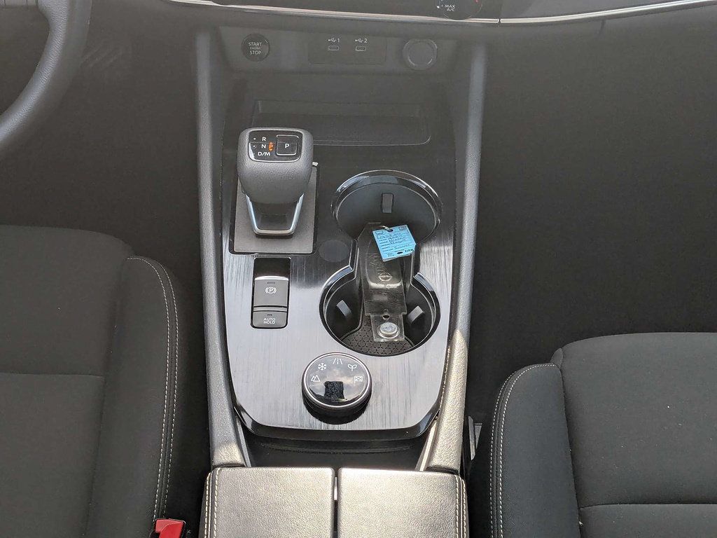 Used 2024 Nissan Rogue S AWD/4WD image 18