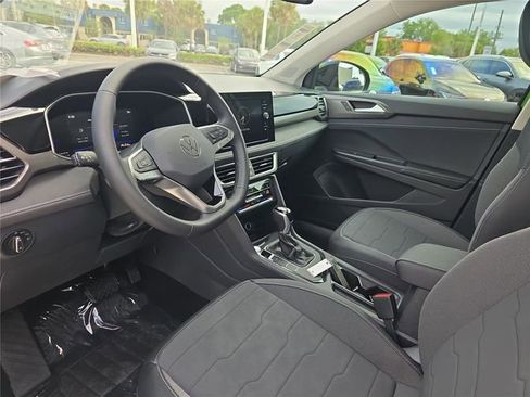New 2026 Volkswagen Taos SE FWD image 13