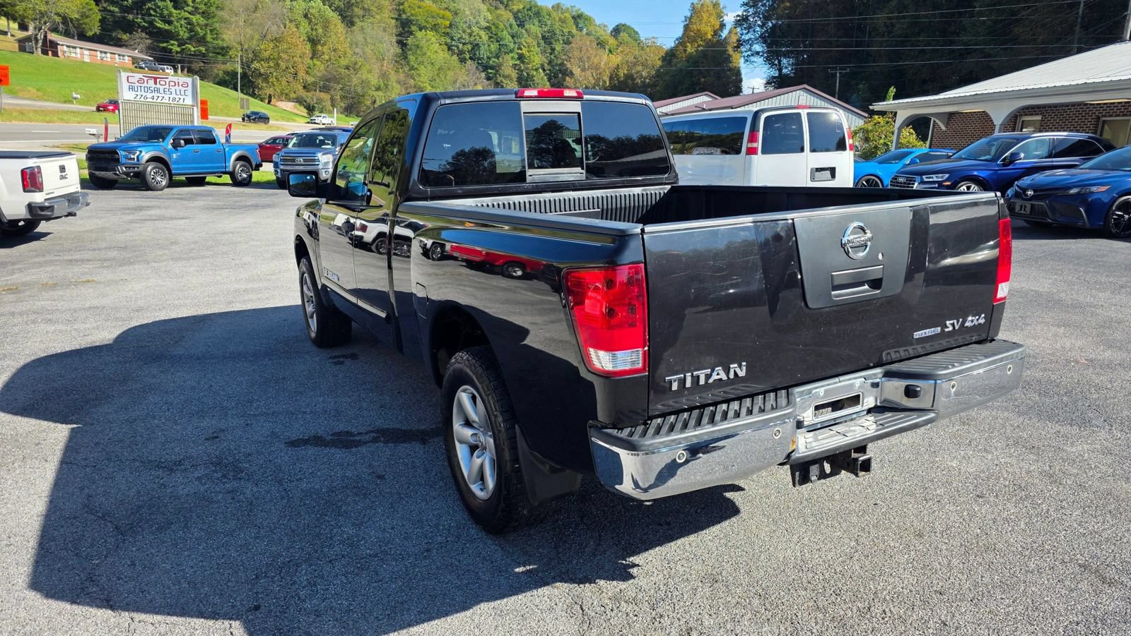 Used 2012 Nissan Titan SV w/ SV Value Truck Pkg AWD/4WD image 3