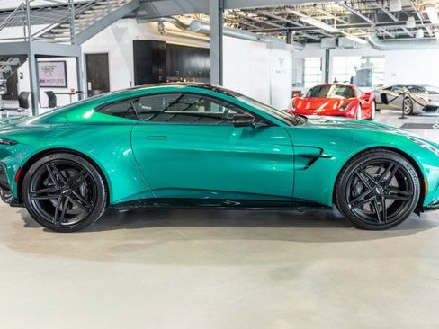 Used 2025 Aston Martin V8 Vantage Coupe RWD image 7