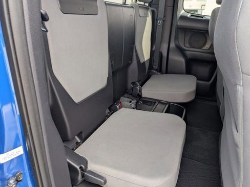 Used 2016 Toyota Tacoma SR5 image 19