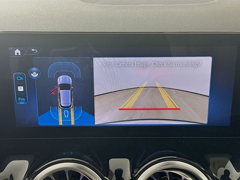 Certified 2026 Mercedes-Benz GLA 250 4MATIC image 18