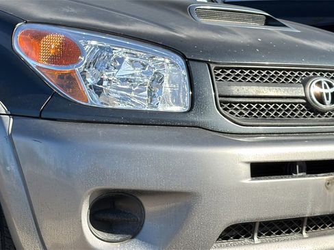 Used 2004 Toyota RAV4 Base image 13