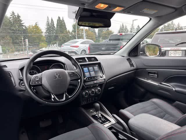 Used 2025 Mitsubishi Outlander Sport SE AWD/4WD image 12
