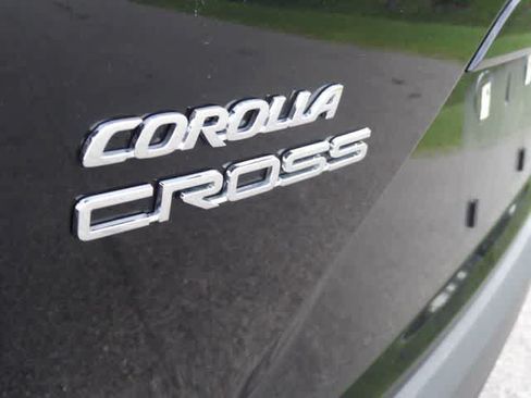 Used 2026 Toyota Corolla Cross XLE FWD image 34