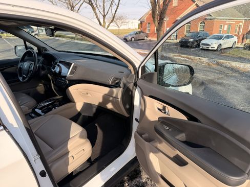 Used 2020 Honda Ridgeline RTL-E image 16