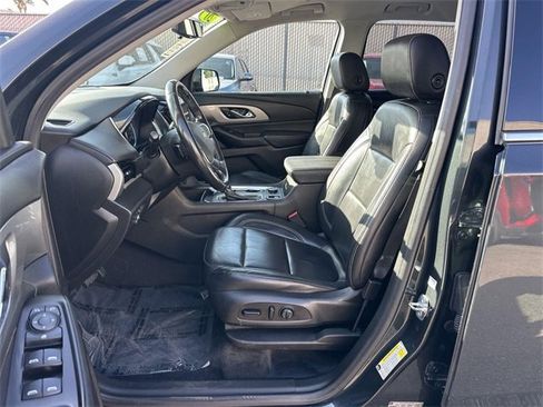 Used 2020 Chevrolet Traverse LT w/ LT Premium Package image 18