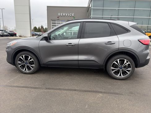 Used 2022 Ford Escape SEL w/ SEL Stealth AWD Package image 9