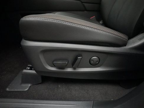 Certified 2025 Nissan Pathfinder SL image 30