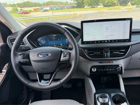Used 2023 Ford Escape Platinum AWD/4WD image 21